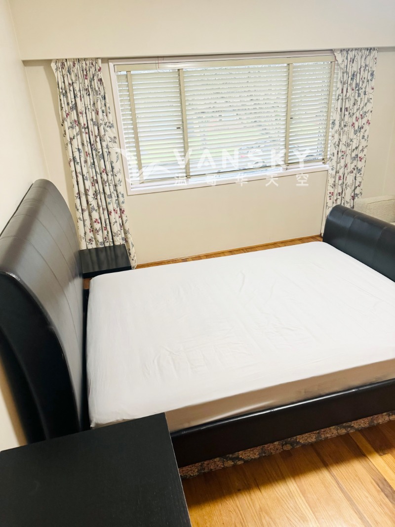 260402103309_bedroom 1 -2.jpg